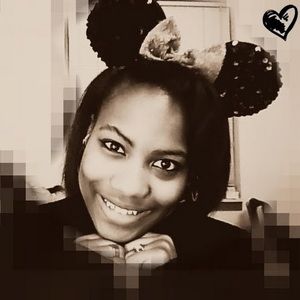 Meet your Posher, Raeven